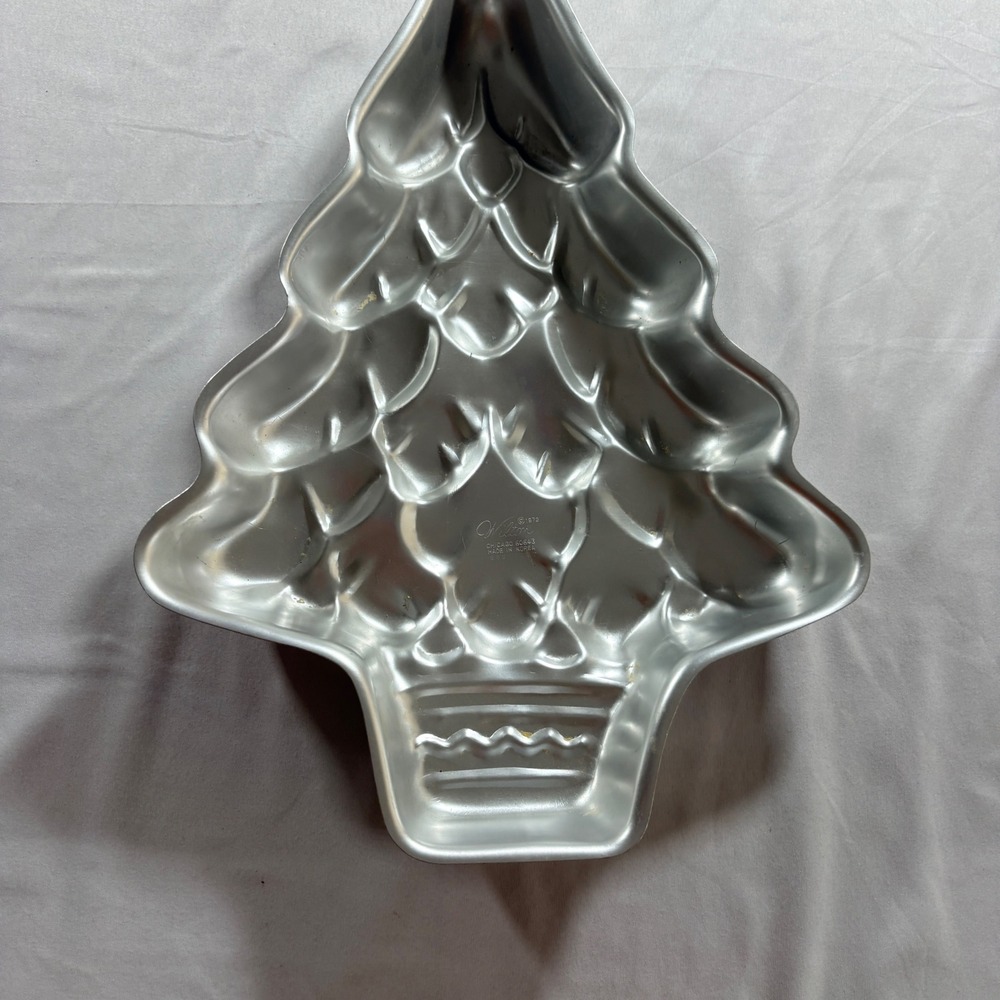 Wilton Christmas Tree Cake Pan Aluminum Vintage 1972 Holiday Baking Mold 15in